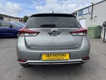 Toyota Auris VVT-h Design - U11364