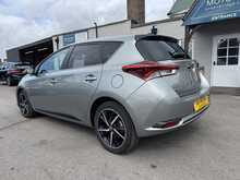 Toyota Auris VVT-h Design - U11364