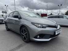 Toyota Auris VVT-h Design - U11364