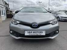 Toyota Auris VVT-h Design - U11364