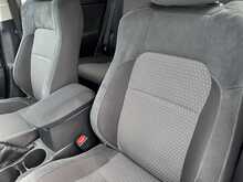Toyota Auris VVT-h Design - U11364