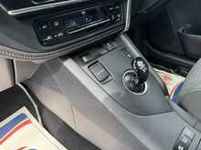 Toyota Auris VVT-h Design - U11364