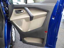 Ford Tourneo Custom 300 TDCi Limited - U6060