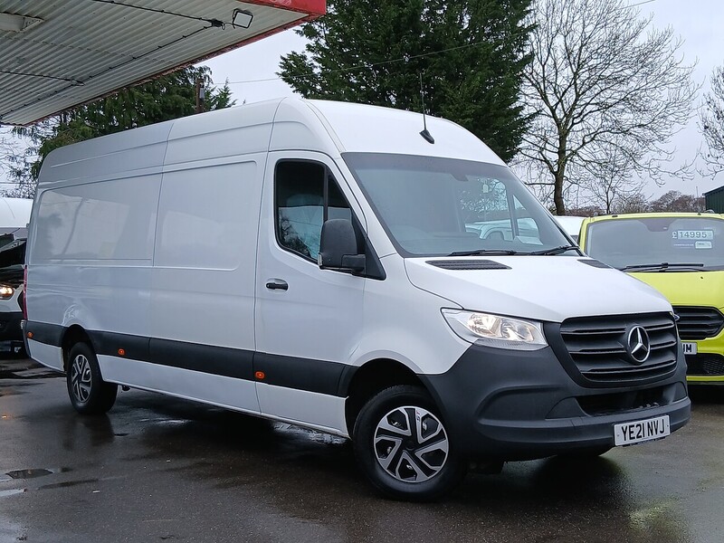 Mercedes-Benz 315 CDI Progressive 2.0 5dr Panel Van Manual Diesel 2.0 5dr Panel Van Manual Diesel