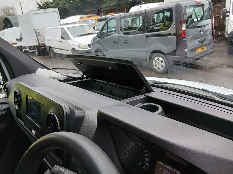 Mercedes-Benz 315 CDI Progressive 2.0 5dr Panel Van Manual Diesel 2.0 5dr Panel Van Manual Diesel