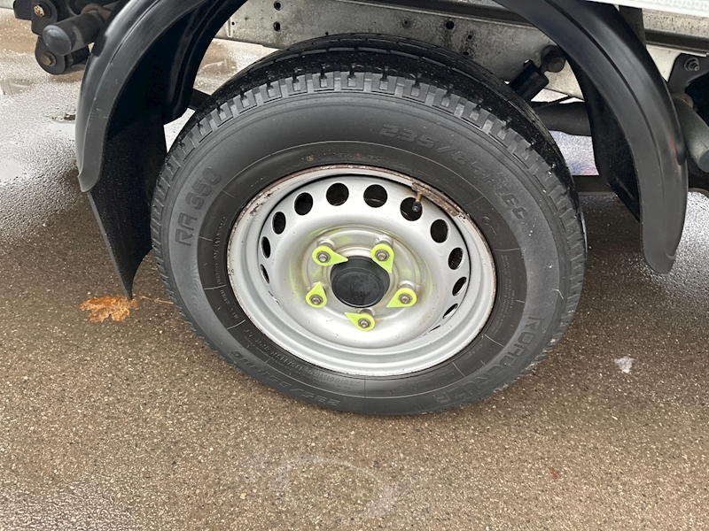 Ford 350 EcoBlue Leader 2.0 2dr Dropside Manual Diesel