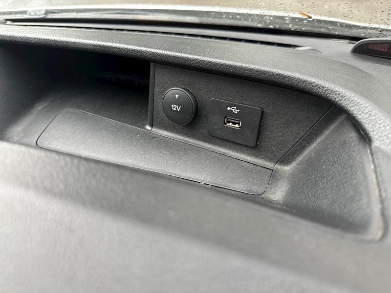 Ford 350 EcoBlue Leader 2.0 2dr Dropside Manual Diesel