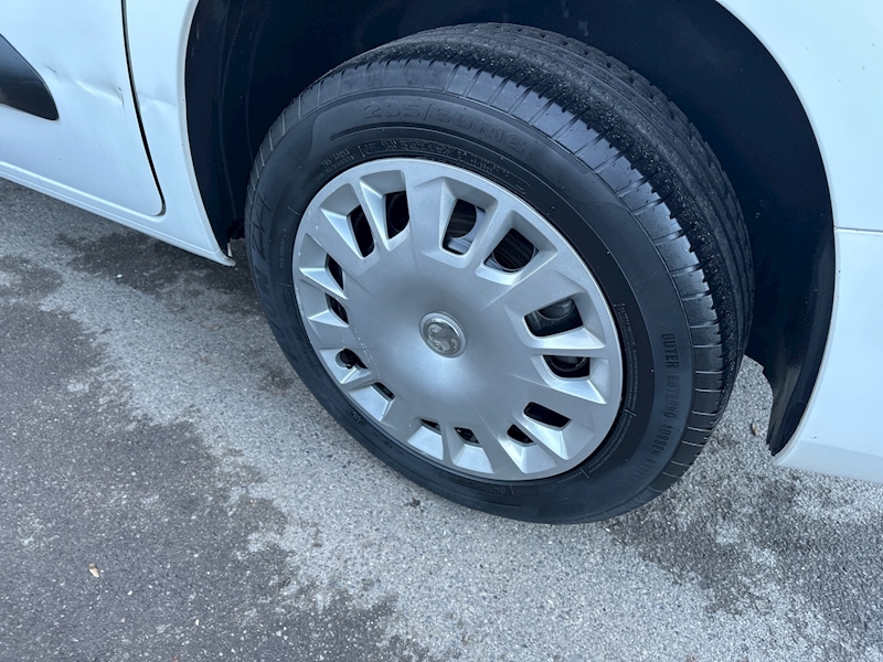 Vauxhall 1.5 Turbo D 2000 Sportive Panel Van 4dr Diesel Manual L1 H1 Euro 6 (s/s) (75 ps)