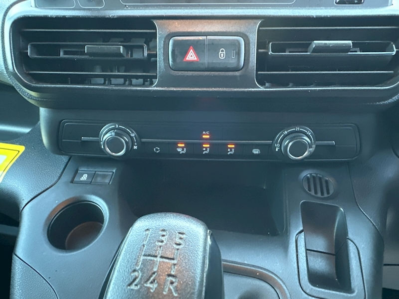 Vauxhall 1.5 Turbo D 2000 Sportive Panel Van 4dr Diesel Manual L1 H1 Euro 6 (s/s) (75 ps)
