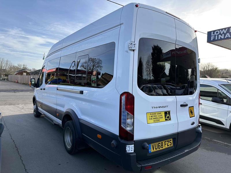 Ford TDCi 460 Trend Minibus 2.2 Manual Diesel