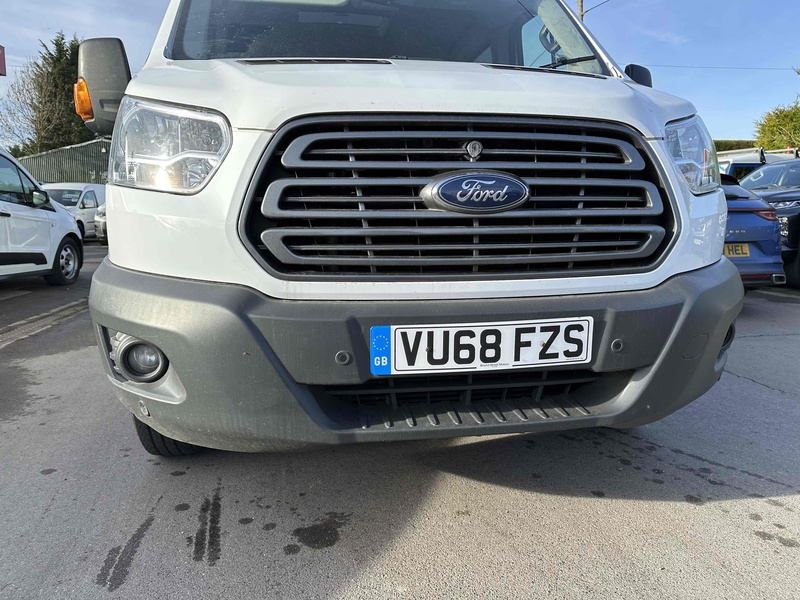 Ford TDCi 460 Trend Minibus 2.2 Manual Diesel