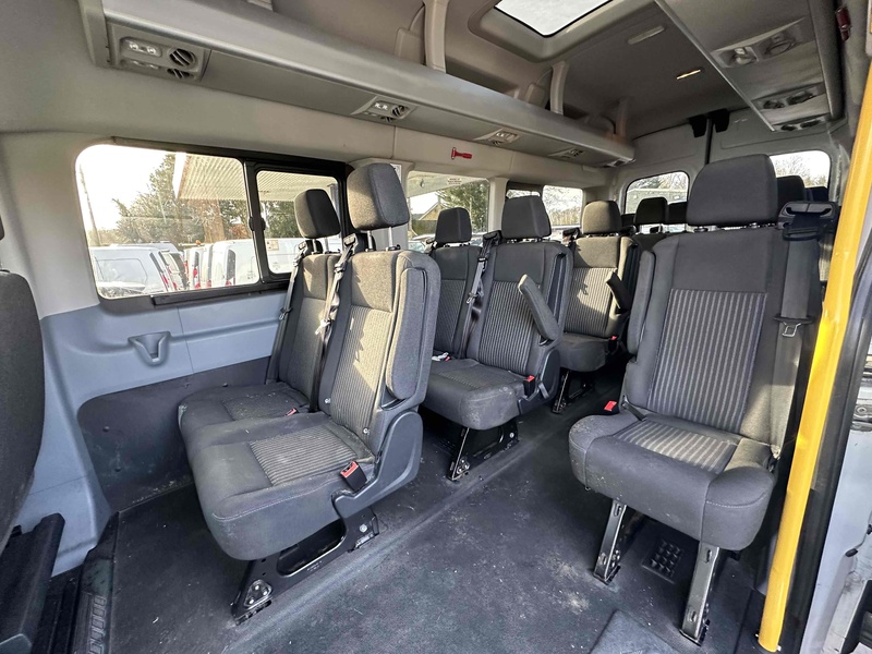 Ford TDCi 460 Trend Minibus 2.2 Manual Diesel