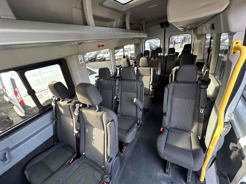 Ford TDCi 460 Trend Minibus 2.2 Manual Diesel