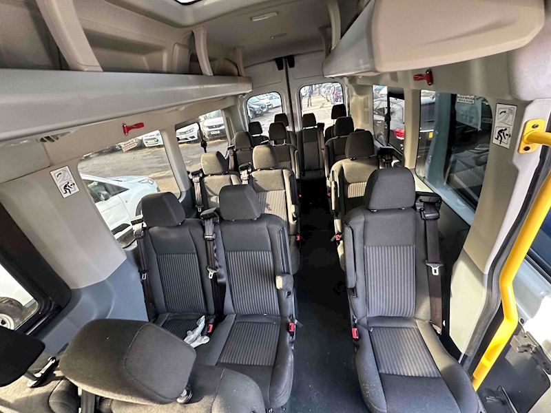 Ford TDCi 460 Trend Minibus 2.2 Manual Diesel