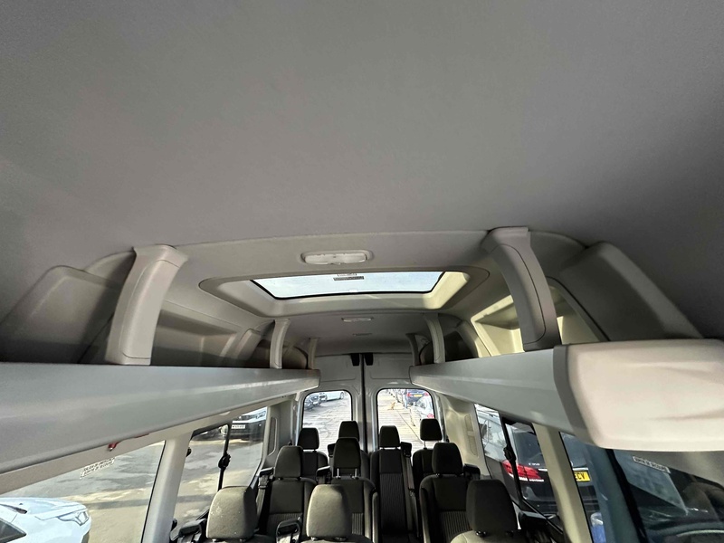 Ford TDCi 460 Trend Minibus 2.2 Manual Diesel