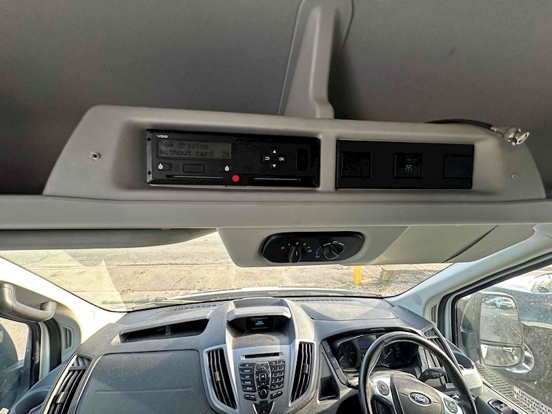 Ford TDCi 460 Trend Minibus 2.2 Manual Diesel