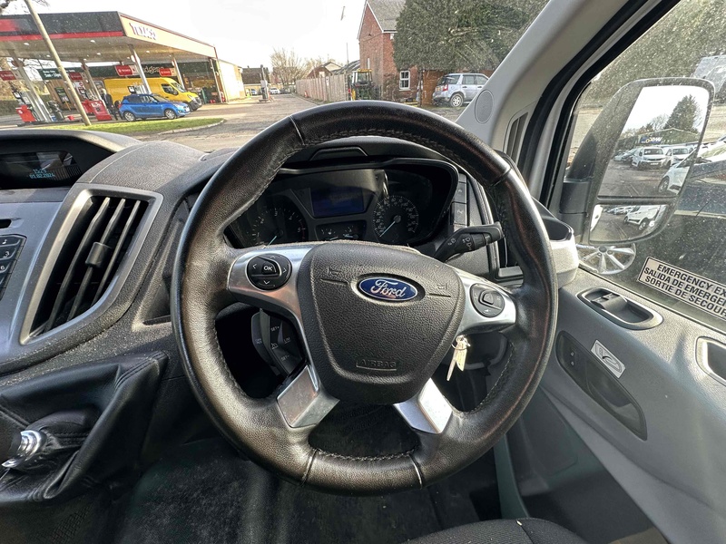 Ford TDCi 460 Trend Minibus 2.2 Manual Diesel