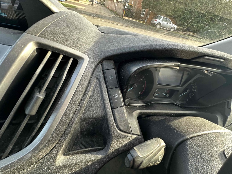 Ford TDCi 460 Trend Minibus 2.2 Manual Diesel