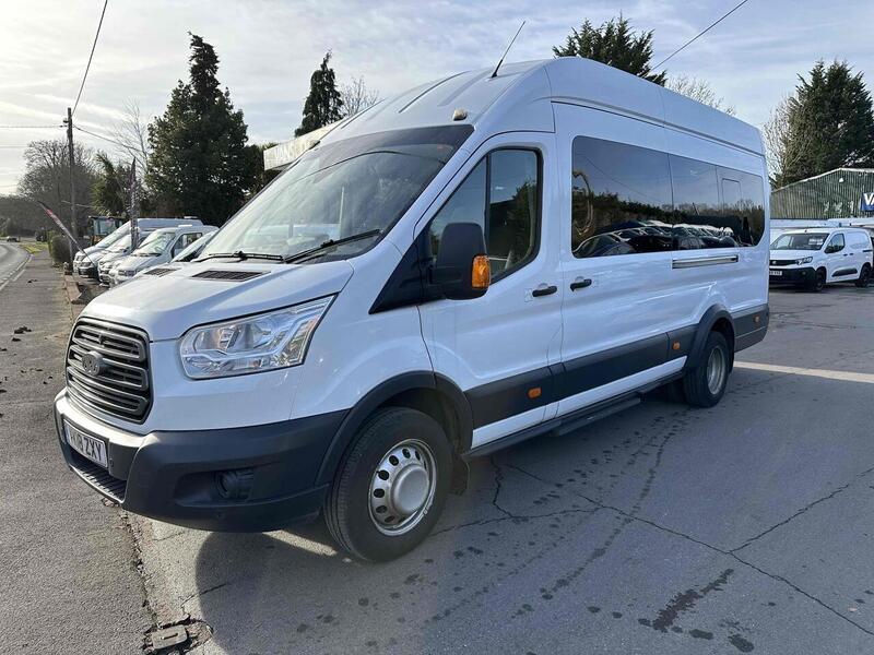 Ford TDCi 460 Trend Minibus 2.2 Manual Diesel