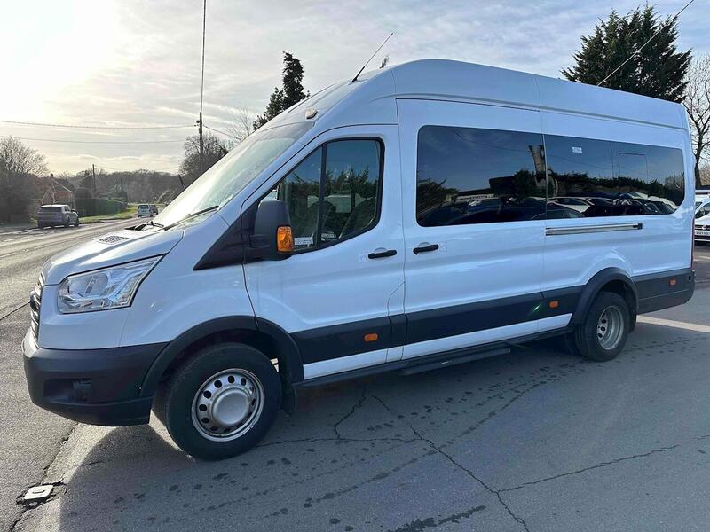 Ford TDCi 460 Trend Minibus 2.2 Manual Diesel