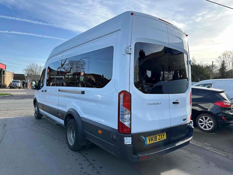Ford TDCi 460 Trend Minibus 2.2 Manual Diesel