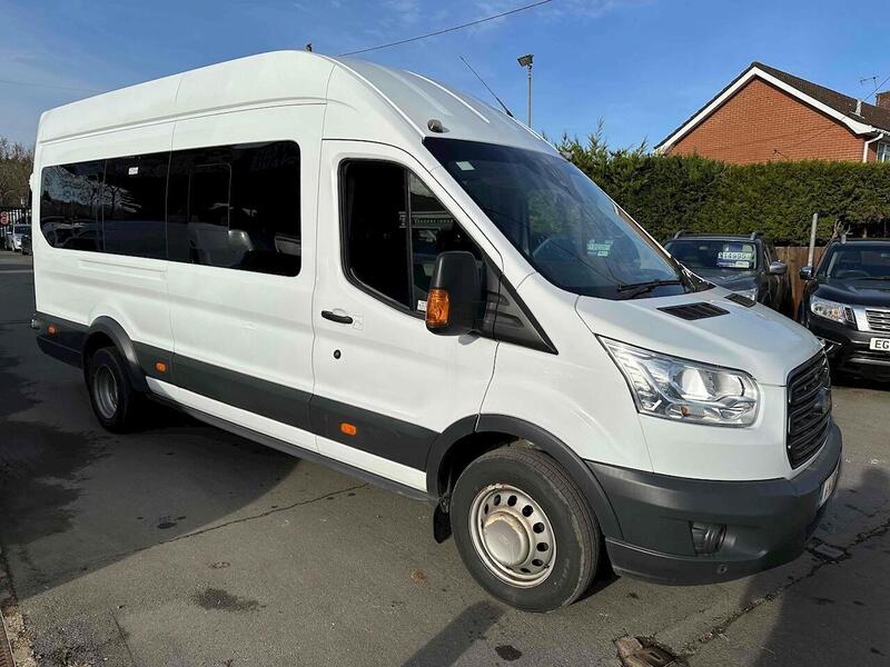 Ford TDCi 460 Trend Minibus 2.2 Manual Diesel