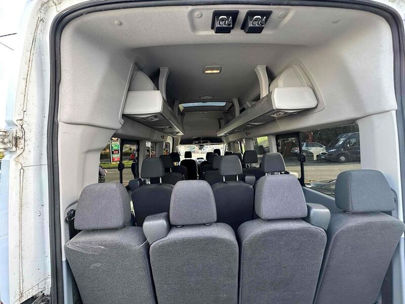 Ford TDCi 460 Trend Minibus 2.2 Manual Diesel
