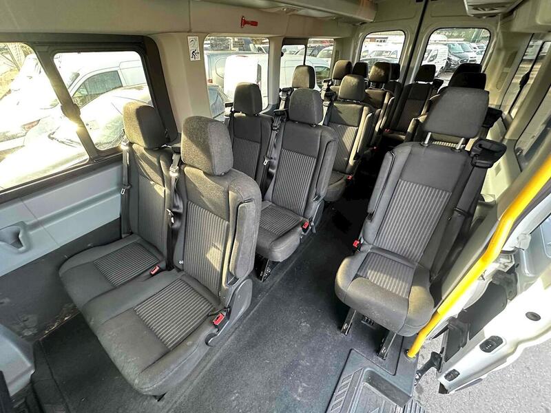 Ford TDCi 460 Trend Minibus 2.2 Manual Diesel