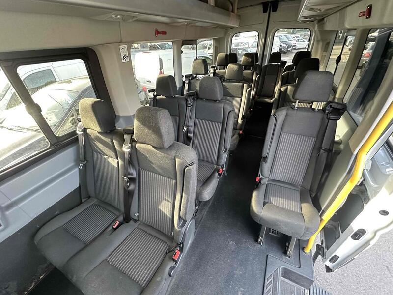 Ford TDCi 460 Trend Minibus 2.2 Manual Diesel