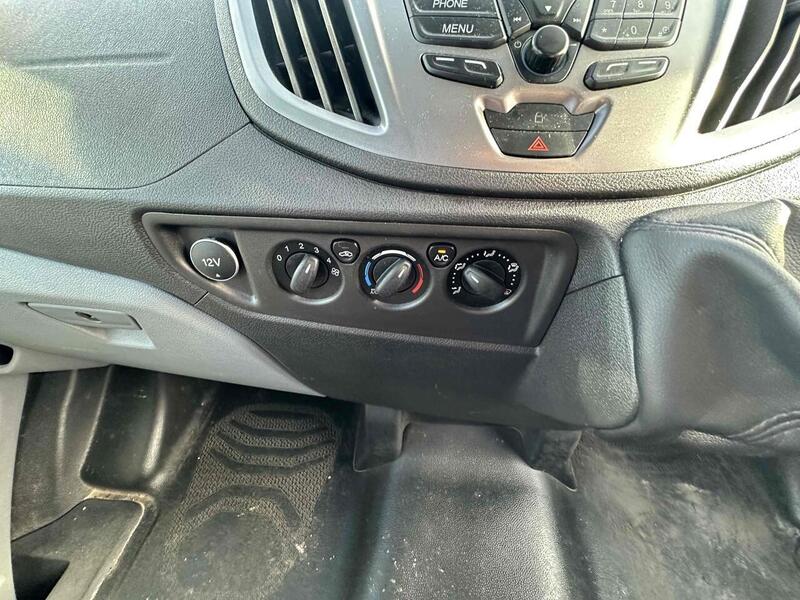 Ford TDCi 460 Trend Minibus 2.2 Manual Diesel