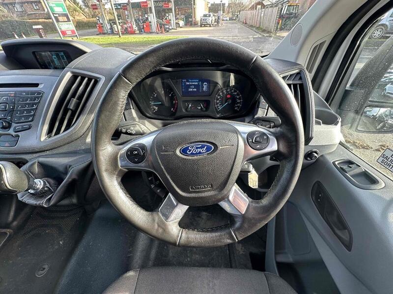 Ford TDCi 460 Trend Minibus 2.2 Manual Diesel