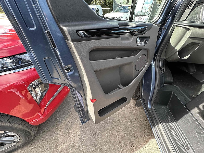 Ford 300 EcoBlue Limited Panel Van 2.0 Manual Diesel