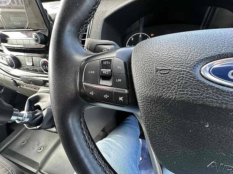 Ford 300 EcoBlue Limited Panel Van 2.0 Manual Diesel