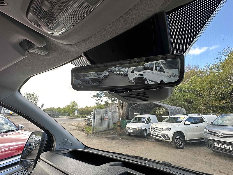 Ford 300 EcoBlue Limited Panel Van 2.0 Manual Diesel