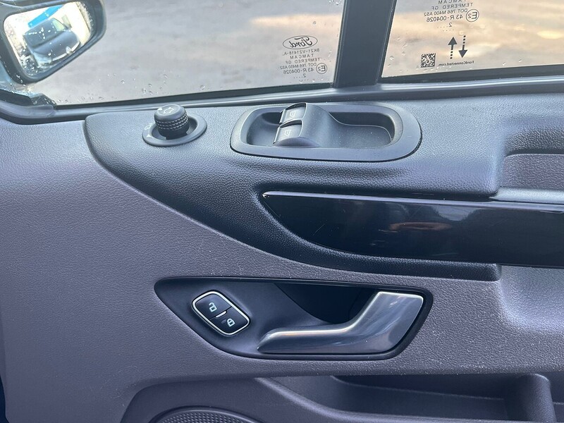 Ford 300 EcoBlue Limited Panel Van 2.0 Manual Diesel