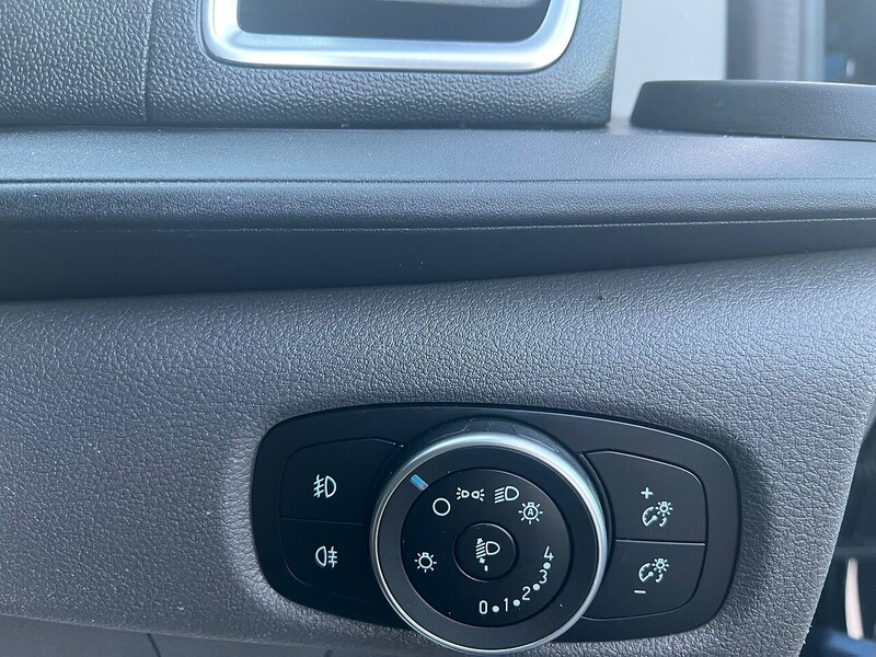 Ford 300 EcoBlue Limited Panel Van 2.0 Manual Diesel