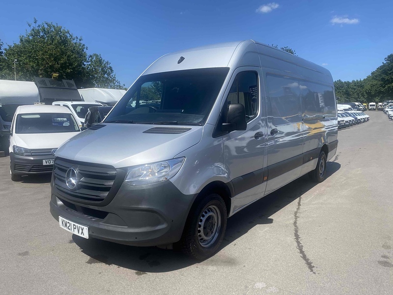 Mercedes-Benz 315 CDI Progressive Panel Van 2.0 Manual Diesel