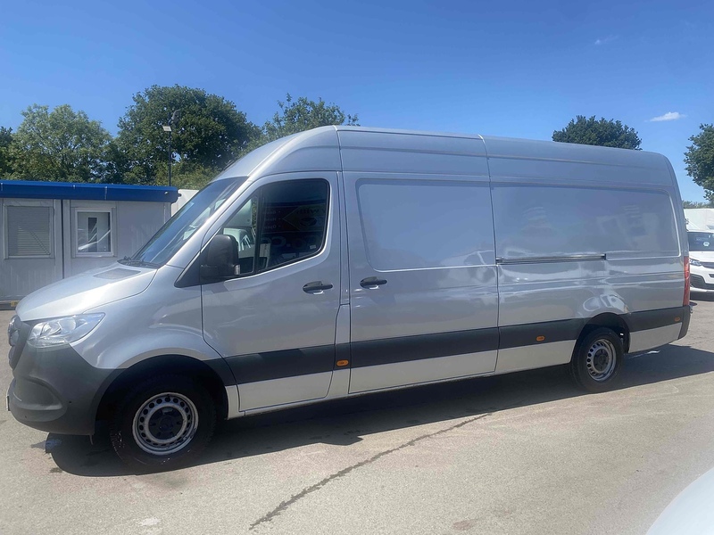 Mercedes-Benz 315 CDI Progressive Panel Van 2.0 Manual Diesel