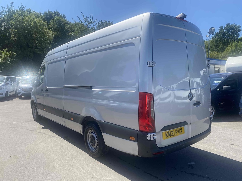 Mercedes-Benz 315 CDI Progressive Panel Van 2.0 Manual Diesel