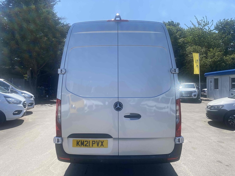 Mercedes-Benz 315 CDI Progressive Panel Van 2.0 Manual Diesel