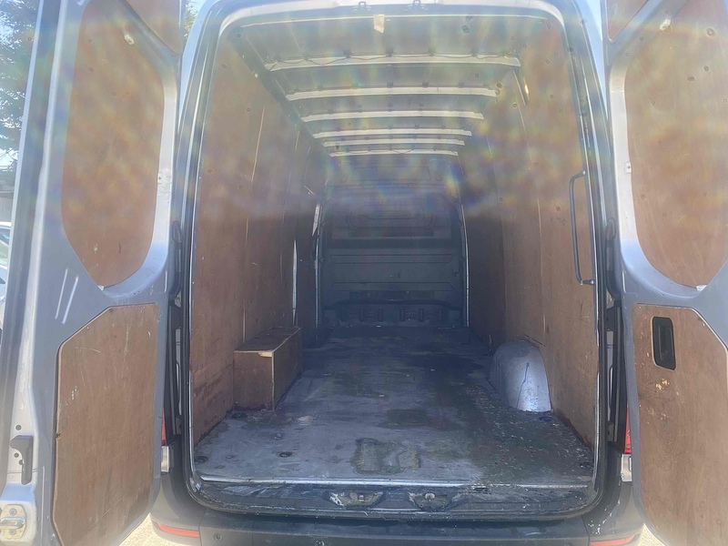 Mercedes-Benz 315 CDI Progressive Panel Van 2.0 Manual Diesel