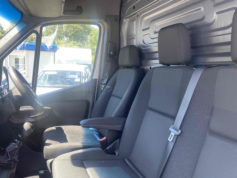 Mercedes-Benz 315 CDI Progressive Panel Van 2.0 Manual Diesel