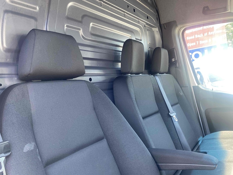 Mercedes-Benz 315 CDI Progressive Panel Van 2.0 Manual Diesel