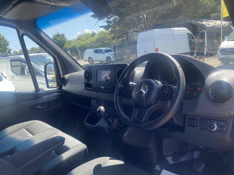 Mercedes-Benz 315 CDI Progressive Panel Van 2.0 Manual Diesel