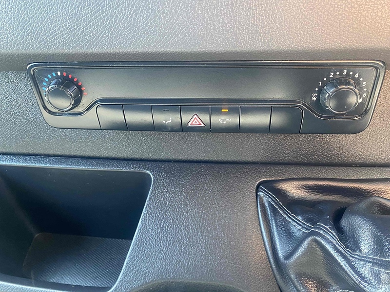 Mercedes-Benz 315 CDI Progressive Panel Van 2.0 Manual Diesel