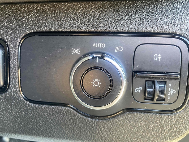 Mercedes-Benz 315 CDI Progressive Panel Van 2.0 Manual Diesel