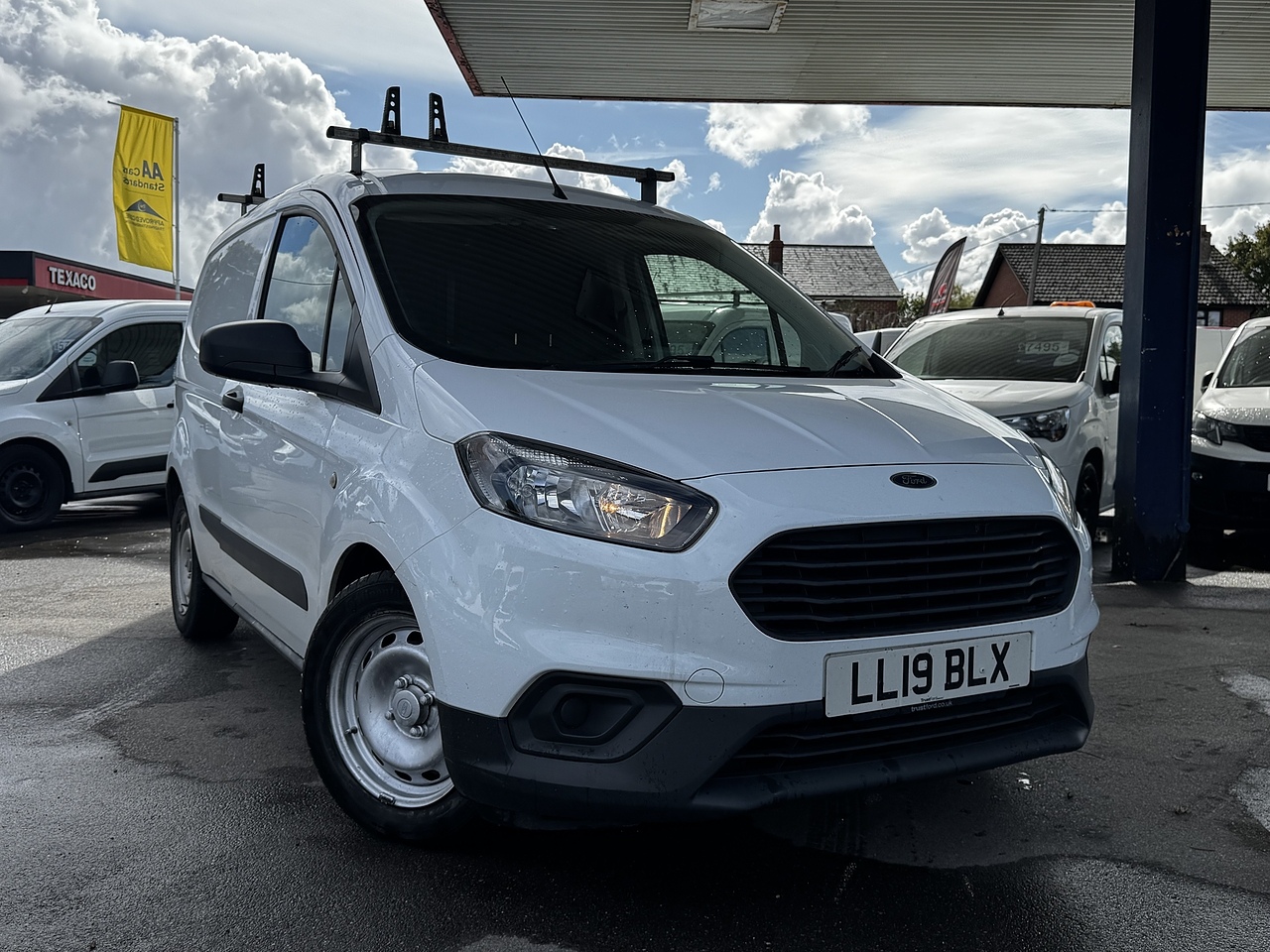 Used 2019 Ford Transit Courier 1 5 TDCi Panel Van 5dr Diesel Manual L1 used-2019-ford-transit-courier-1-5-tdci-panel-van-5dr-diesel-manual-l1