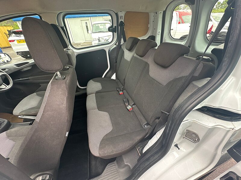 Ford TDCi Base Combi Van 1.5 Manual Diesel