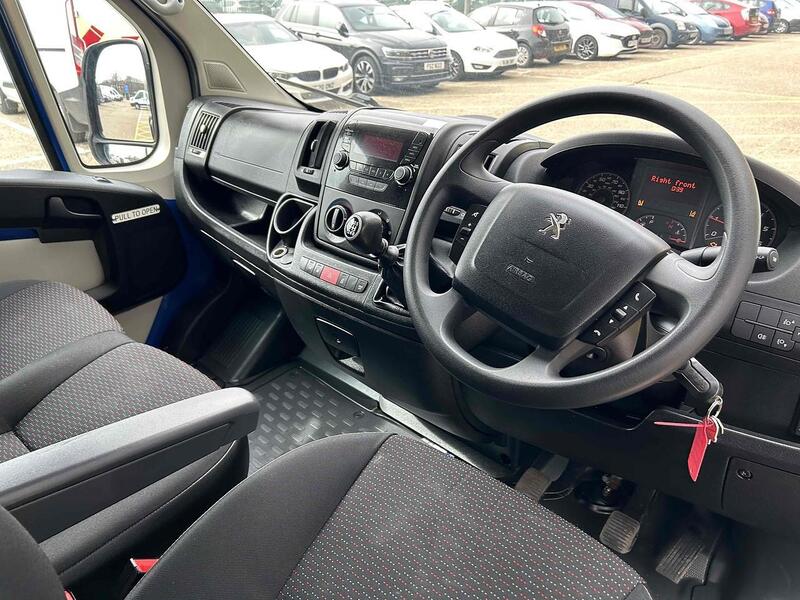 Peugeot BlueHDi 440 2.0 4dr Minibus (9-17 Seats) Manual Diesel Minibus (9-17 Seats) Manual Diesel Minibus (9-17 Seats) Manual Diesel