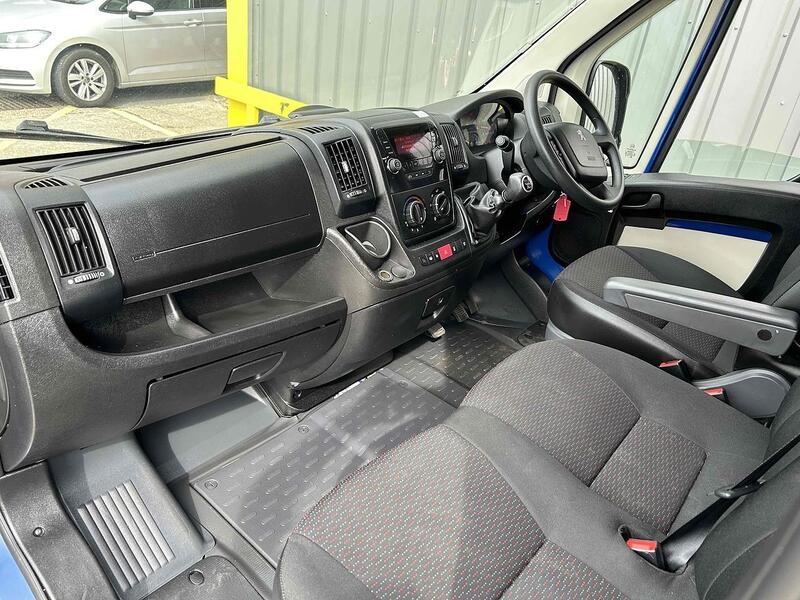 Peugeot BlueHDi 440 2.0 4dr Minibus (9-17 Seats) Manual Diesel Minibus (9-17 Seats) Manual Diesel Minibus (9-17 Seats) Manual Diesel